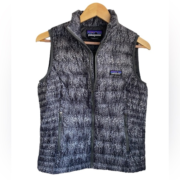 Patagonia Women’s Forestland Lupine Goose Down Vest Common Threads Partnership